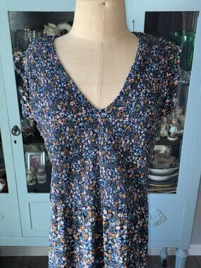 Old Navy Dress XXL Ditsy Floral Pattern